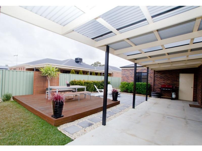 6 Greenfield Drive, Epsom VIC 3551