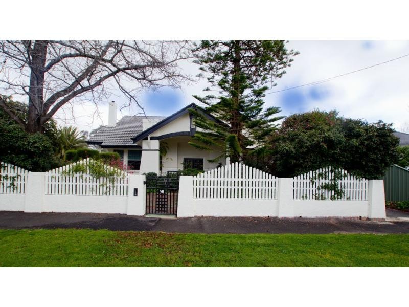 58 Carpenter Street, Quarry Hill VIC 3550