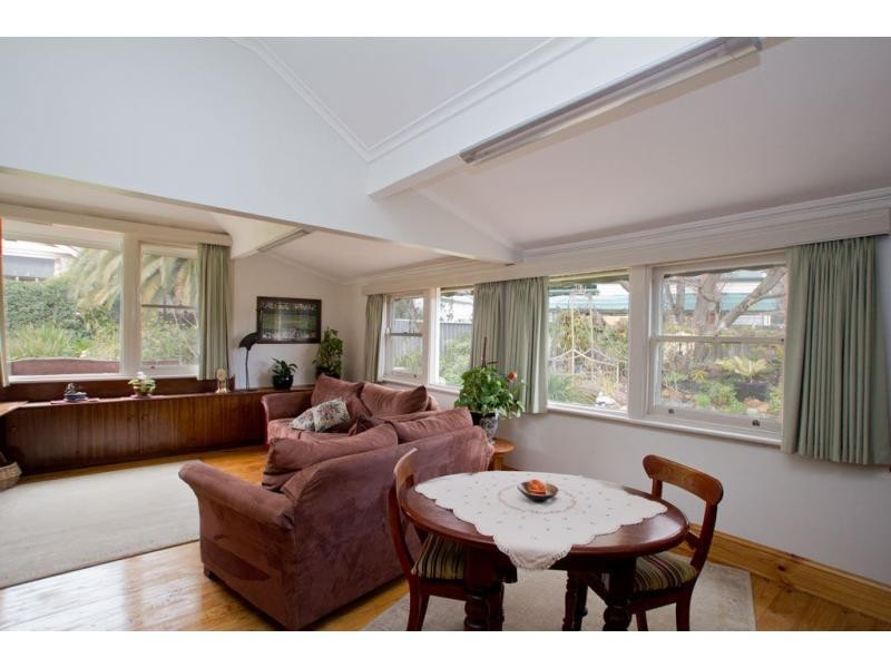 58 Carpenter Street, Quarry Hill VIC 3550