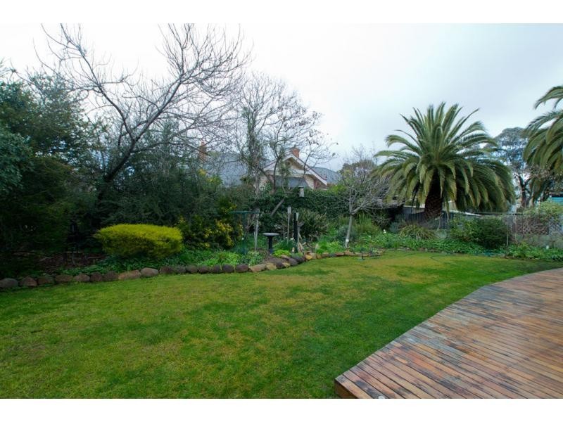 58 Carpenter Street, Quarry Hill VIC 3550