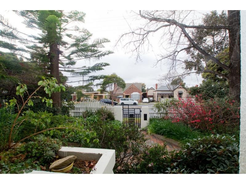 58 Carpenter Street, Quarry Hill VIC 3550