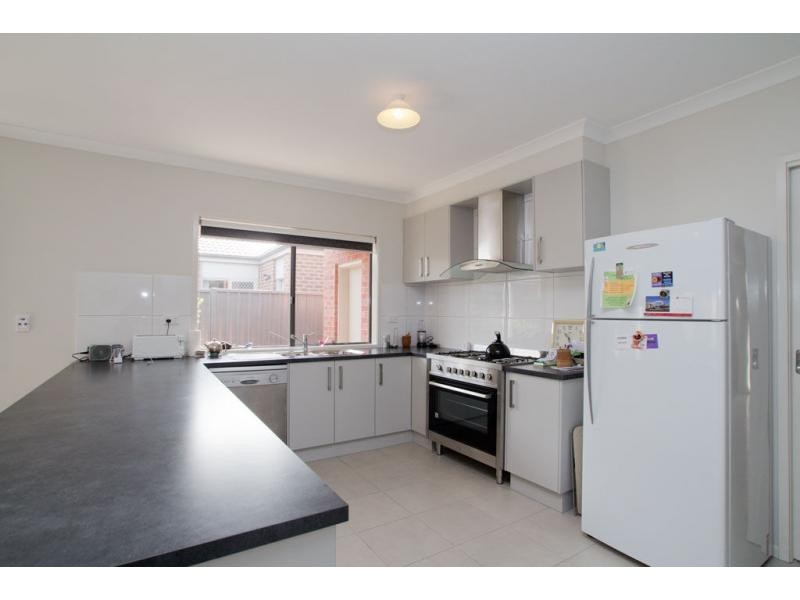 2 Peninsula Drive, Eaglehawk VIC 3556