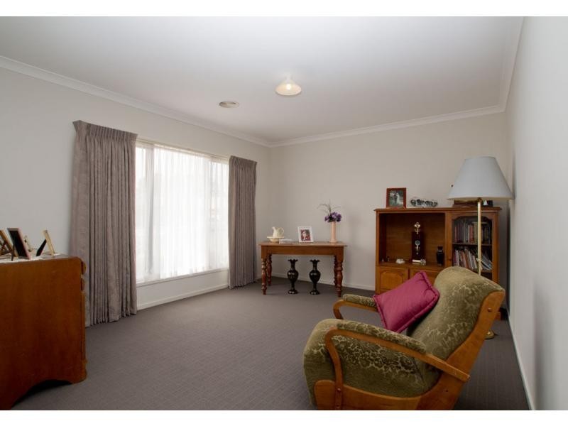 2 Peninsula Drive, Eaglehawk VIC 3556