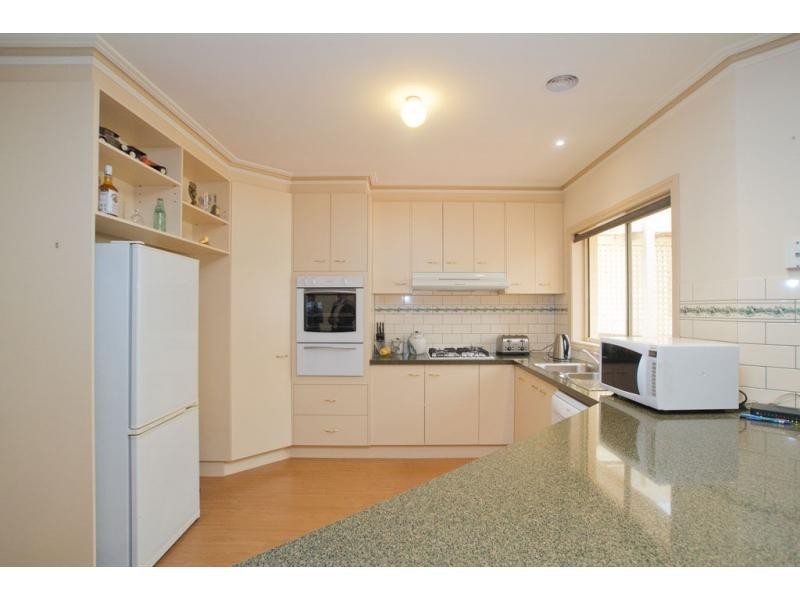 6 Irkara Drive, Kennington VIC 3550