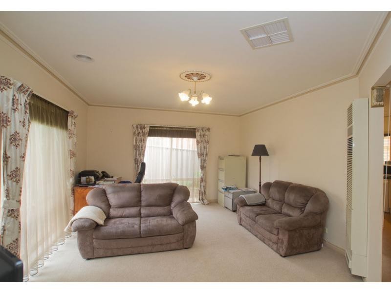 6 Irkara Drive, Kennington VIC 3550