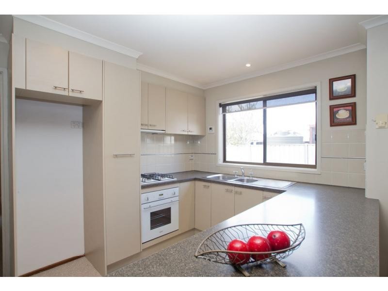 25 Robertson Street, Epsom VIC 3551