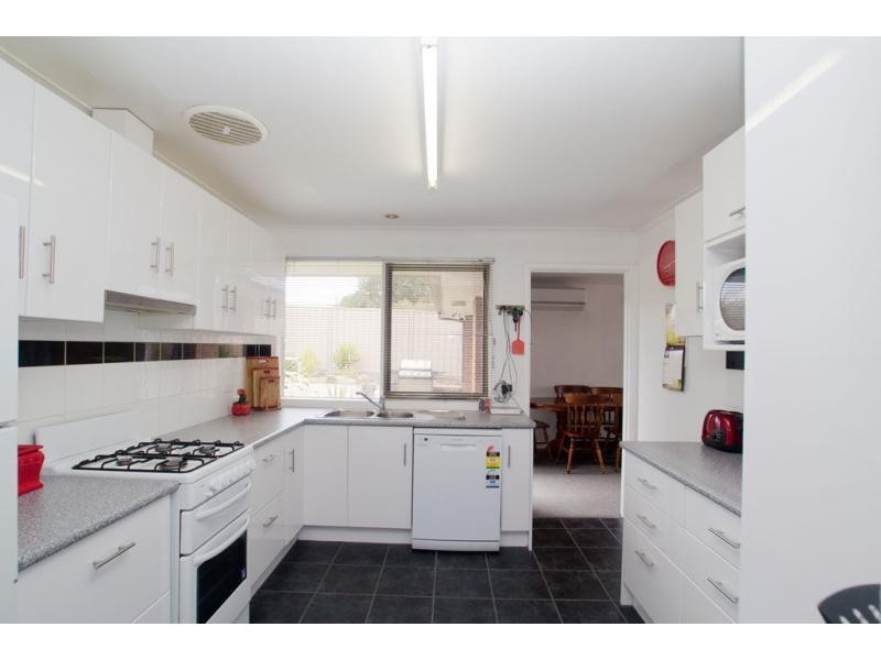 22 Arblaster Street, California Gully VIC 3556