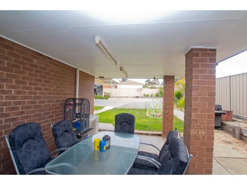 22 Arblaster Street, California Gully VIC 3556
