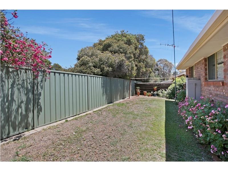 2/8 Clarke Street, Kennington VIC 3550