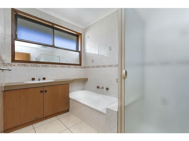 6 Clee Crescent, Strathdale VIC 3550