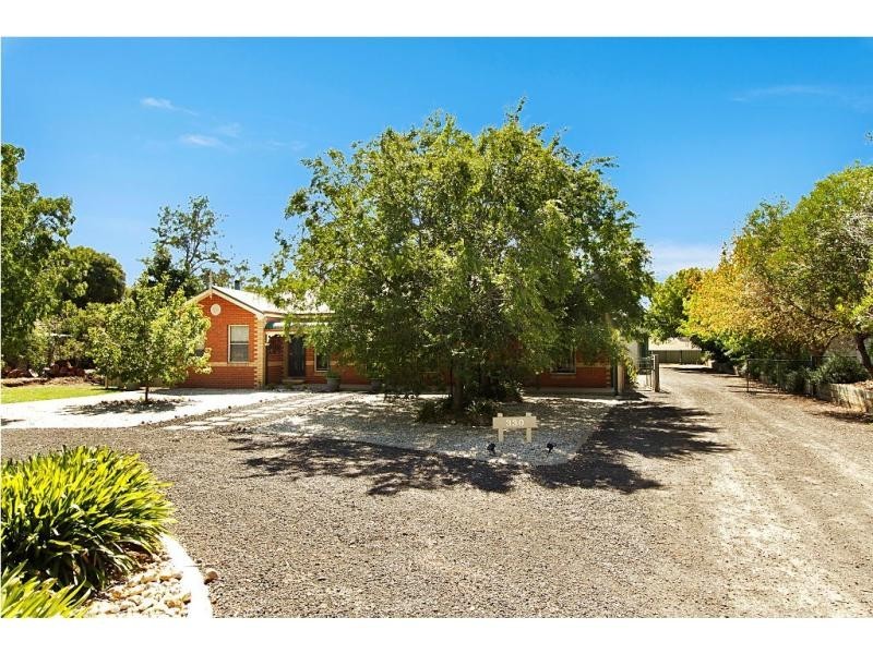 330 Station Street, Epsom VIC 3551