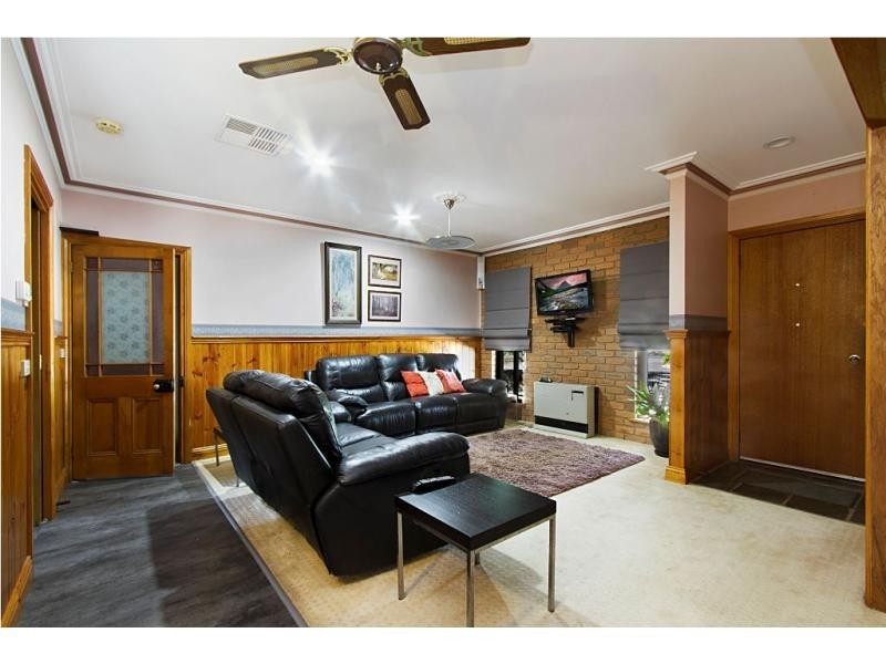 330 Station Street, Epsom VIC 3551