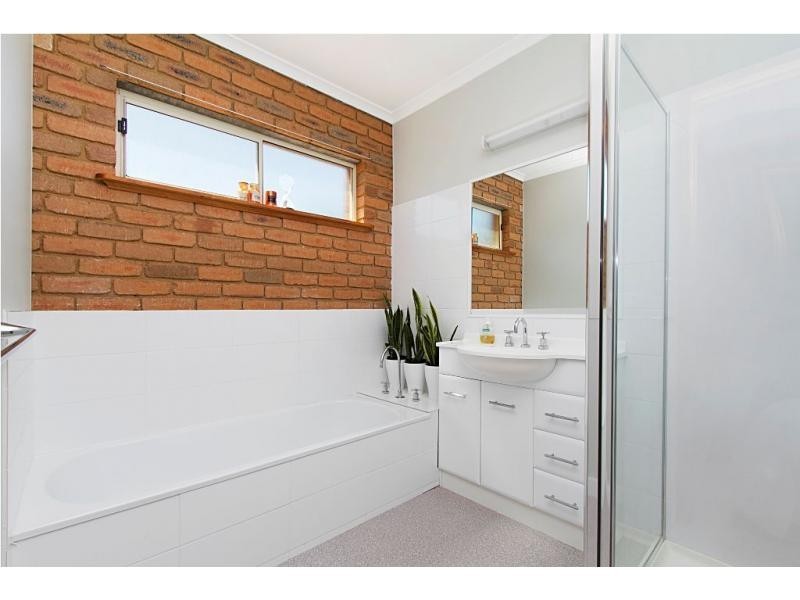 330 Station Street, Epsom VIC 3551