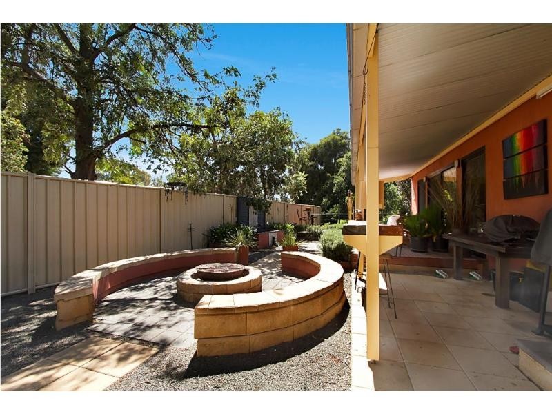 330 Station Street, Epsom VIC 3551