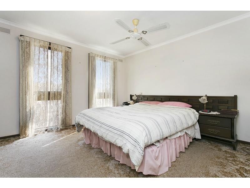 9 Molesworth Road, Kangaroo Flat VIC 3555