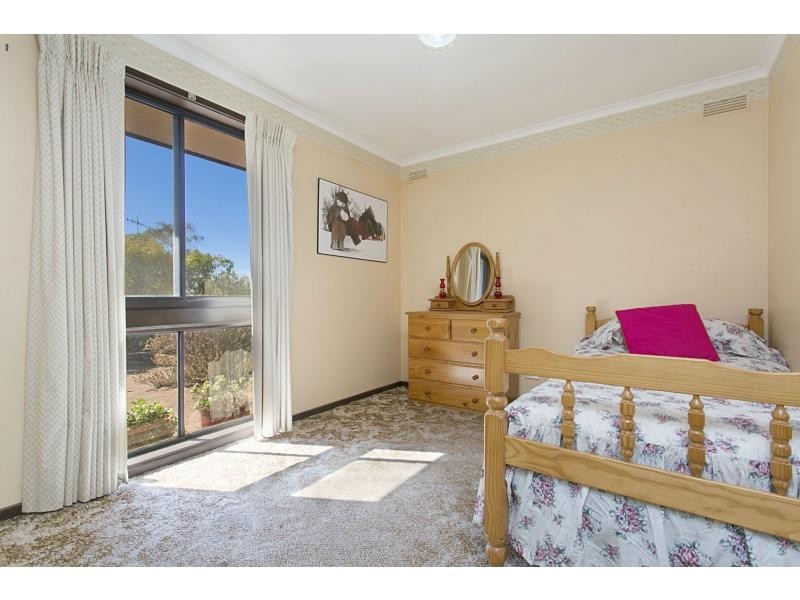 9 Molesworth Road, Kangaroo Flat VIC 3555