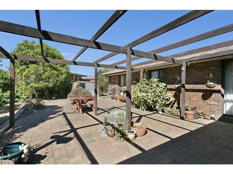 9 Molesworth Road, Kangaroo Flat VIC 3555