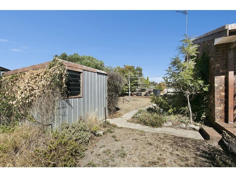 9 Molesworth Road, Kangaroo Flat VIC 3555