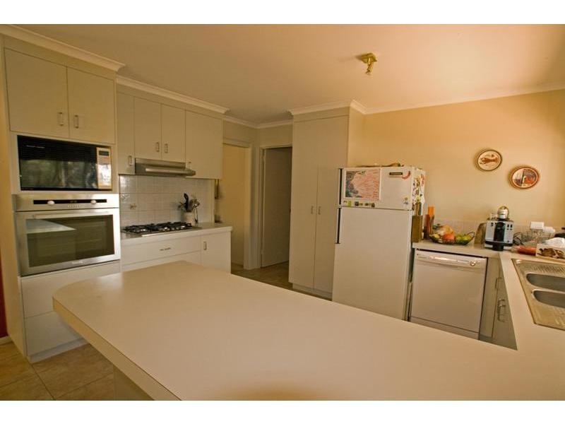 124 Osborne Street, Flora Hill VIC 3550