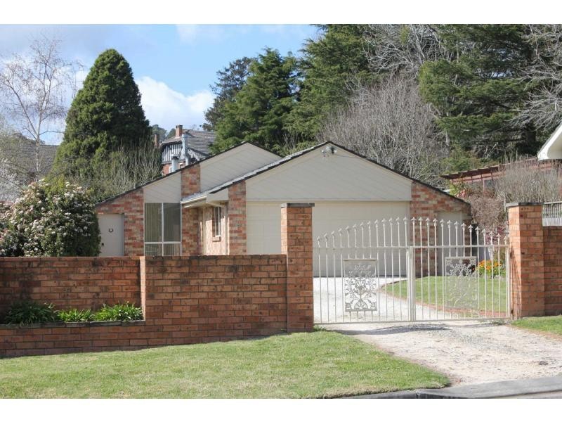 11 Amy Street, Bundanoon NSW 2578