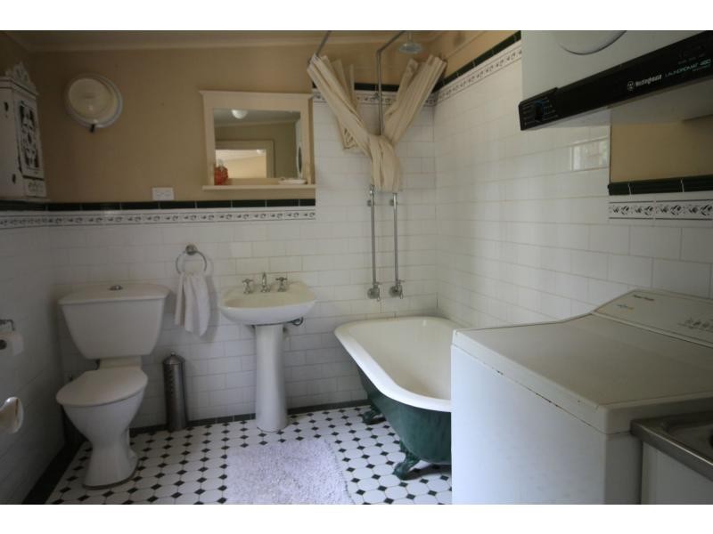 33-35 Railway Avenue, Bundanoon NSW 2578