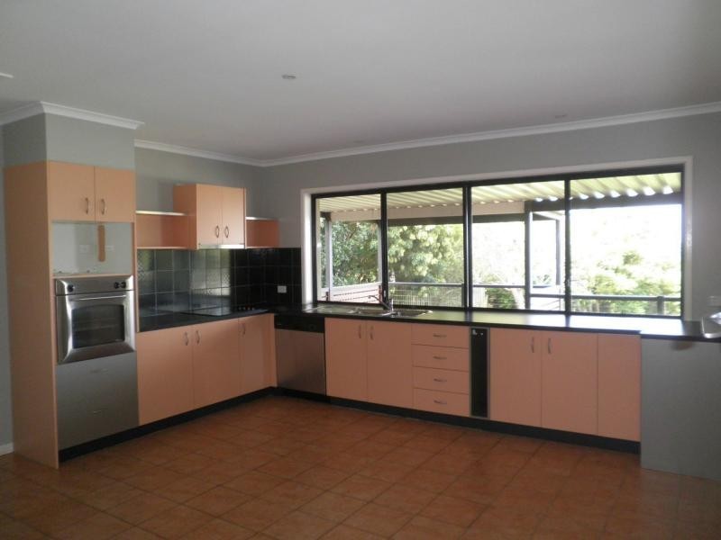 38 Post Office Road, Mapleton QLD 4560