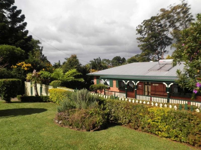 18 Azalea Street, Mapleton QLD 4560