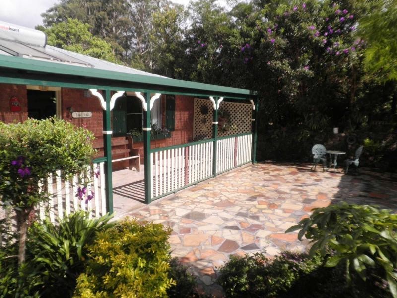 18 Azalea Street, Mapleton QLD 4560