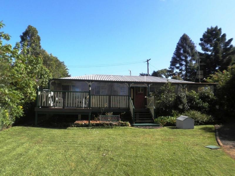 18 Azalea Street, Mapleton QLD 4560