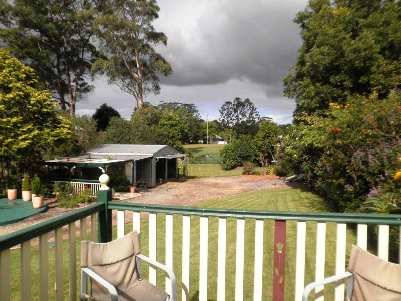 18 Azalea Street, Mapleton QLD 4560