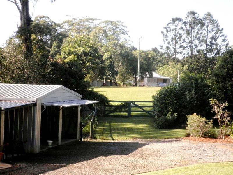 18 Azalea Street, Mapleton QLD 4560