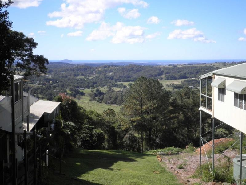 8 Lantana Lane, Mapleton QLD 4560