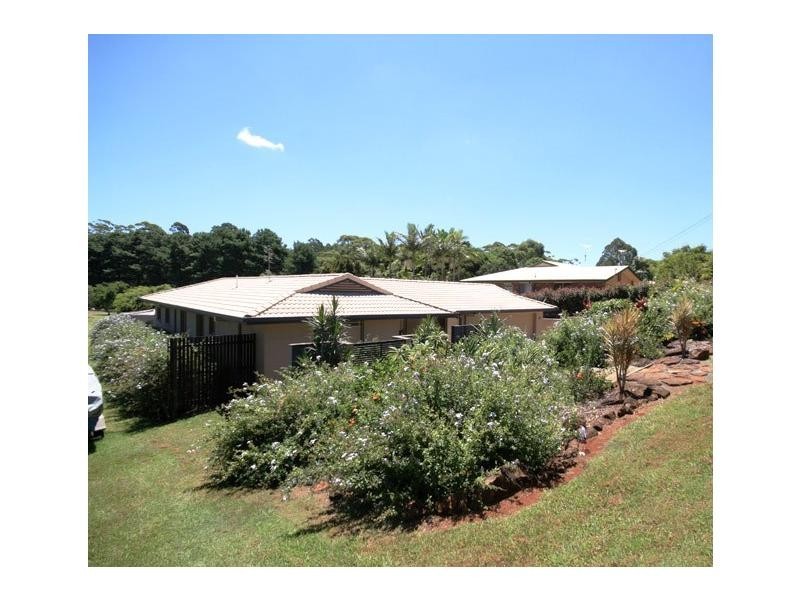 8 Rainbow Park Drive, Mapleton QLD 4560