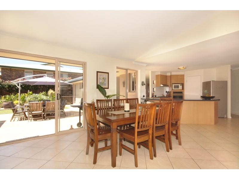 8 Rainbow Park Drive, Mapleton QLD 4560