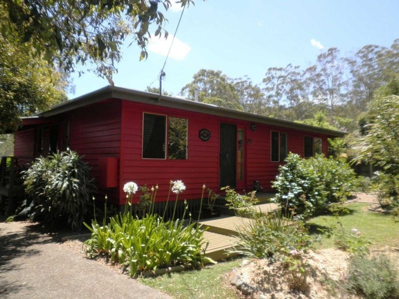 8 Tamarin Drive, Mapleton QLD 4560