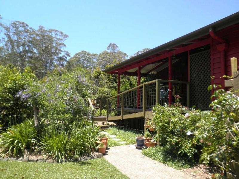 8 Tamarin Drive, Mapleton QLD 4560