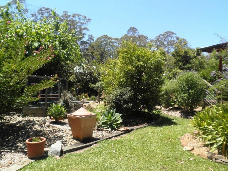 8 Tamarin Drive, Mapleton QLD 4560