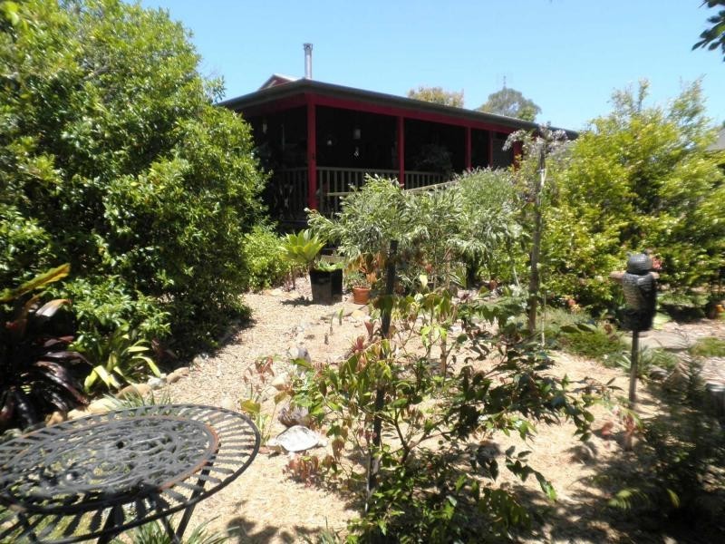 8 Tamarin Drive, Mapleton QLD 4560