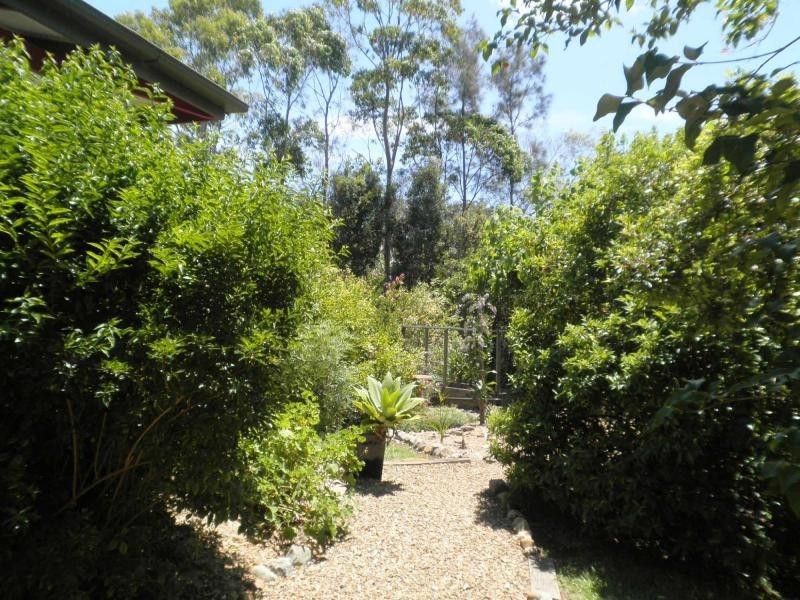 8 Tamarin Drive, Mapleton QLD 4560