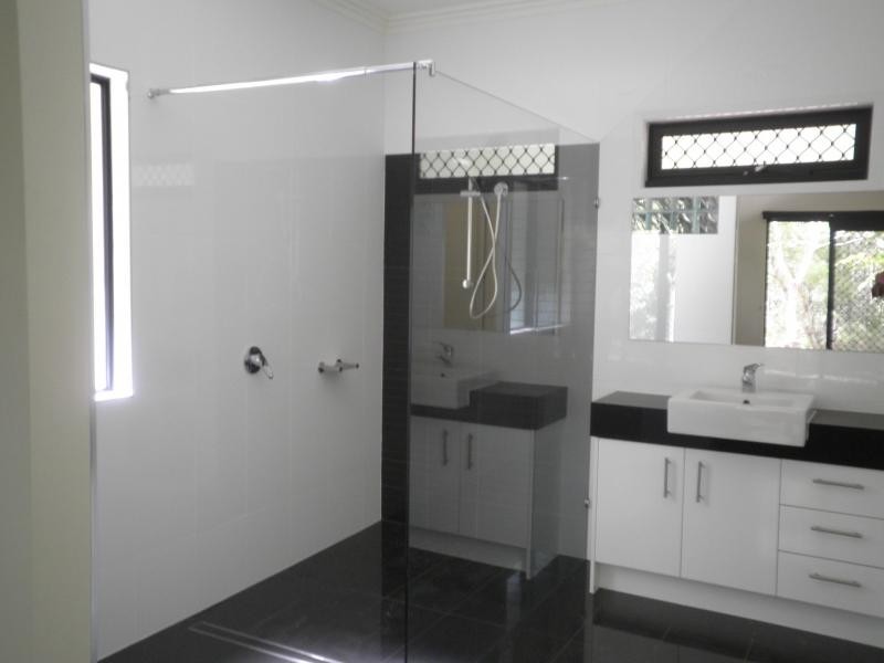 2 Meadowood Rise, Mapleton QLD 4560