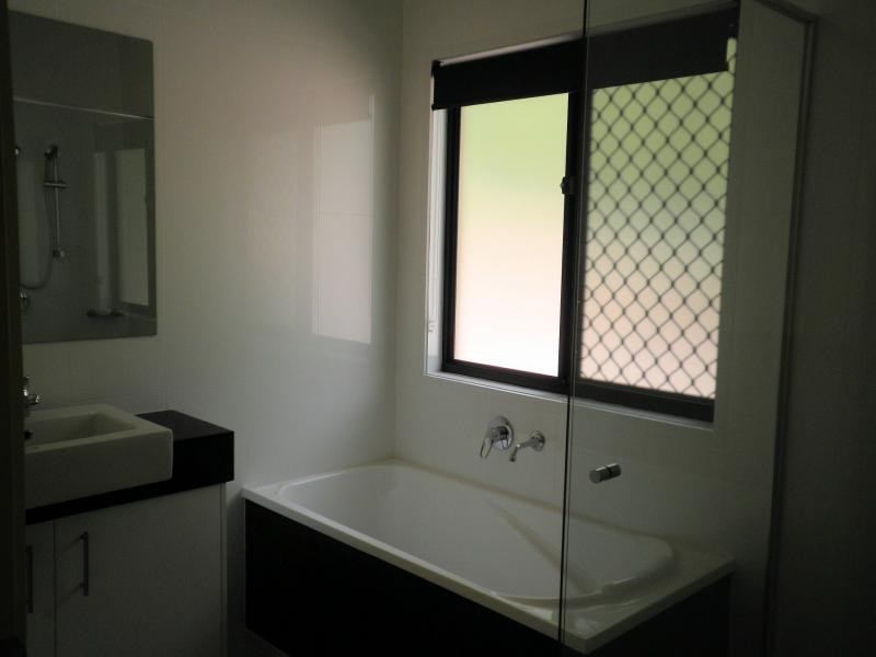 2 Meadowood Rise, Mapleton QLD 4560