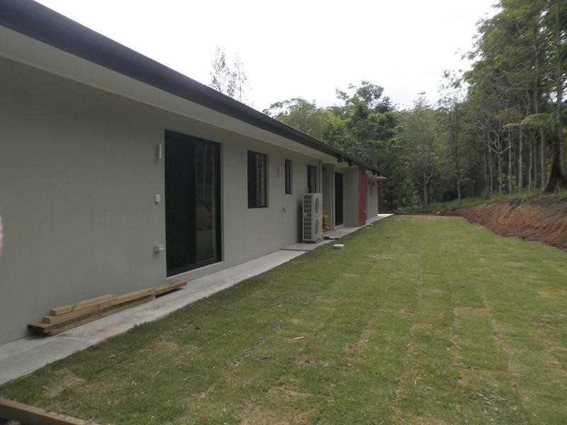 2 Meadowood Rise, Mapleton QLD 4560