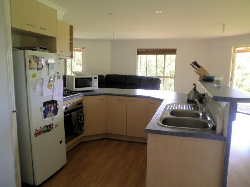 42 Johnson Road, Mapleton QLD 4560