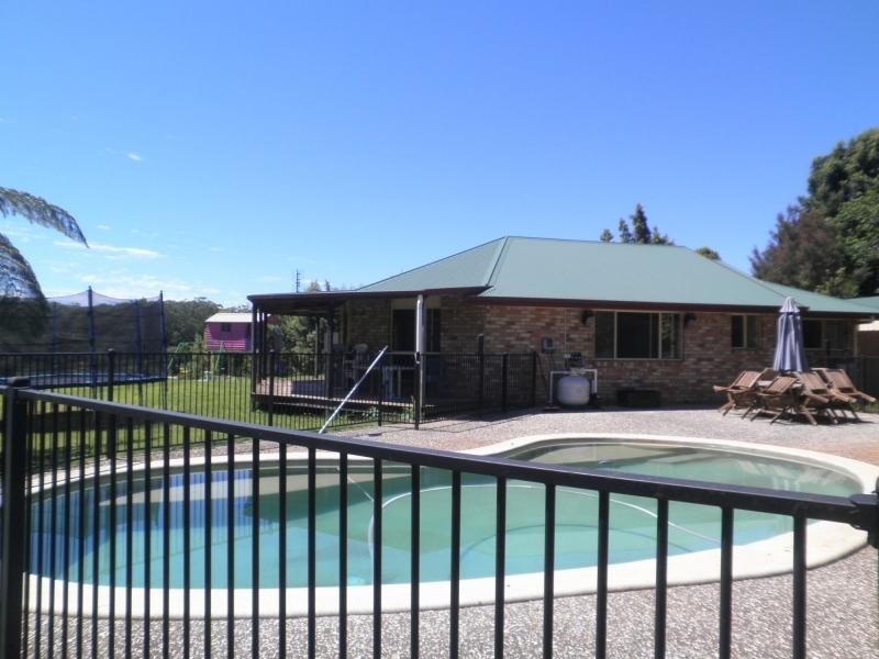 42 Johnson Road, Mapleton QLD 4560