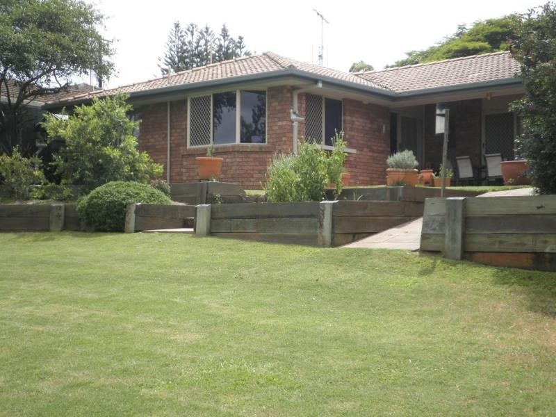8 Warruga Street, Mapleton QLD 4560