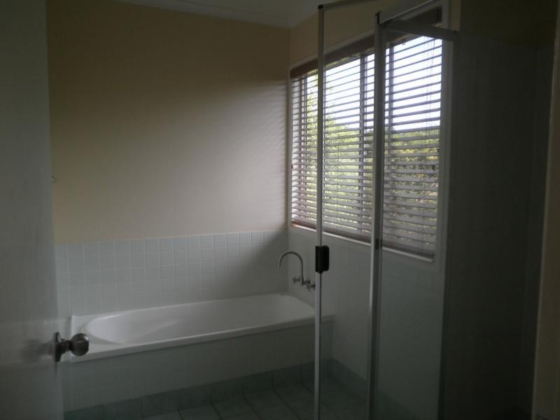 8 Hoffman Close, Montville QLD 4560