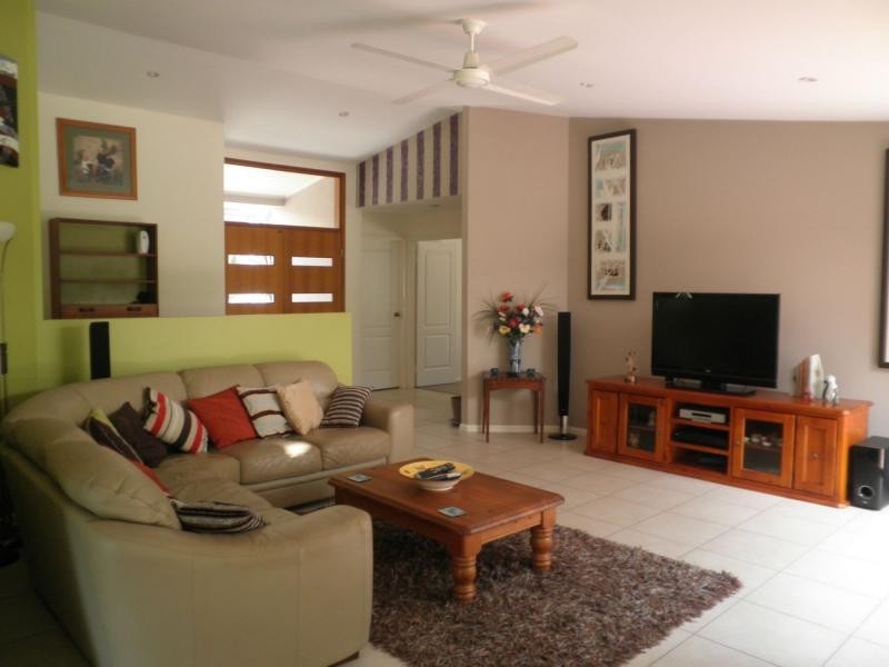15 Meadowood Rise, Mapleton QLD 4560
