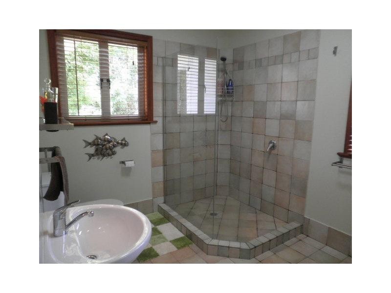 11 Mapleton Falls Road, Mapleton QLD 4560