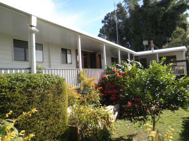97 Flaxton Drive, Mapleton QLD 4560