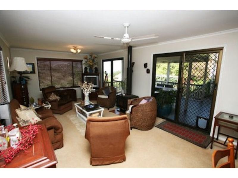 97 Flaxton Drive, Mapleton QLD 4560